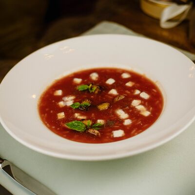 Томатный суп с креветкой в Saint Jacques по цене 740 ₽