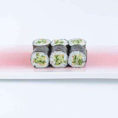 Маки с огурцом в Lili New Wave Sushi по цене 250 ₽