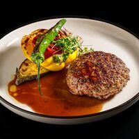 Бифштекс с овощами в ПРАКТИКА