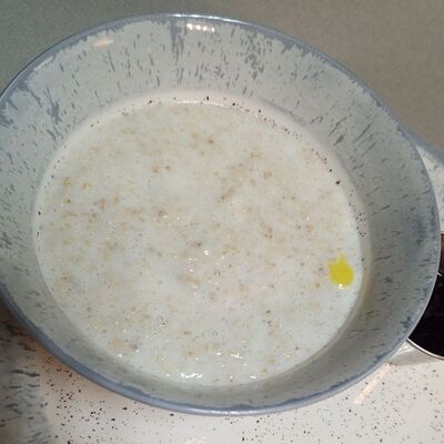 Овсяная каша с домашним вареньем в Oasis по цене 180 ₽