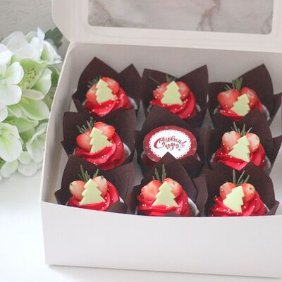 Капкейки красные С Новым годомв Кондитерская КонфеткаПитер по цене 3280 ₽