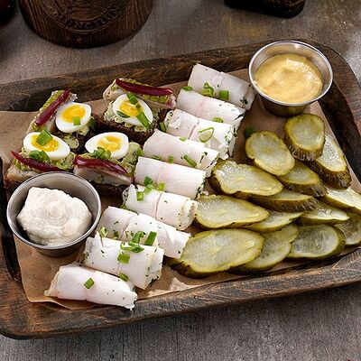 Русское ассорти в Paulaner по цене 990 ₽