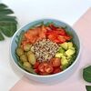 Fitness-боул с киноа и лососем в Pokemania по цене 1119