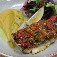 Филе волжского судака на подушке из овощей в Vinograd