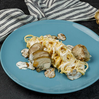 Паста в соусе Альфредо с курицей и грибами в МИЛТИ по цене 320 ₽