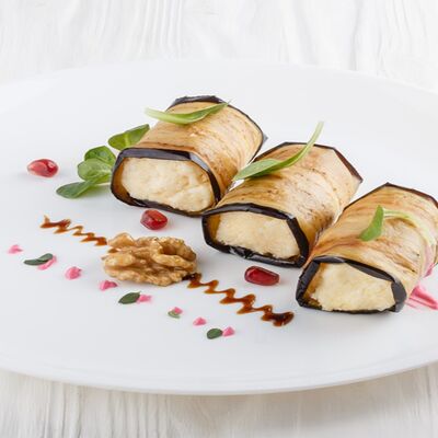 Рулетики из баклажанов с сыром в MaxBakery по цене 350 ₽