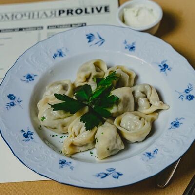 Пельмени с мраморной говядиной и трюфельным маслом в Рюмочная Prolive по цене 650 ₽