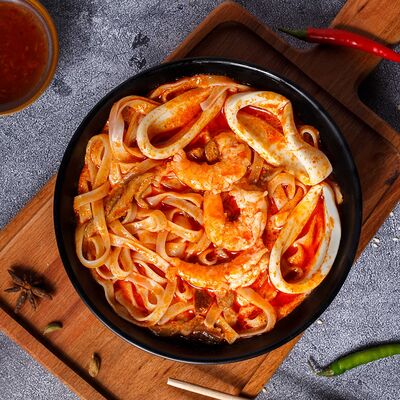 Фо Том ям с морепродуктами в 4Pho по цене 790 ₽