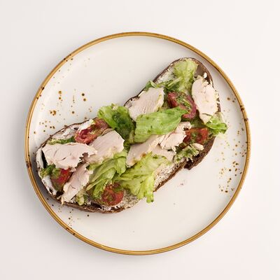 Брускетта с курицей в Кофе Крафт по цене 470 ₽