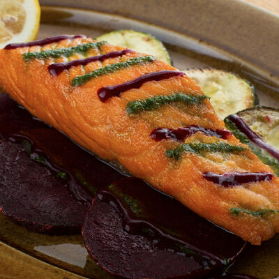 Стейк из семги с овощами в Кафе Kulinari по цене 790 ₽