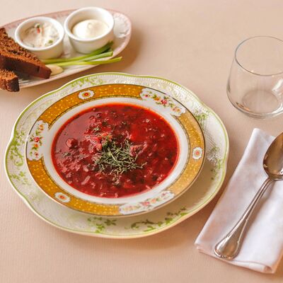 Борщ с телятинойв Моне по цене 790 ₽