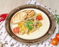 Теплый салат с беконом и охотничьими колбасками в Birliman