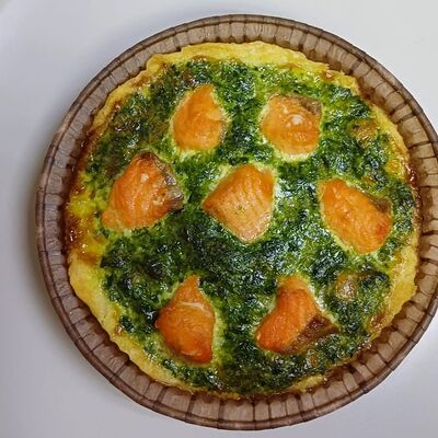 Киш с семгой и шпинатом в Осетринка по цене 350 ₽