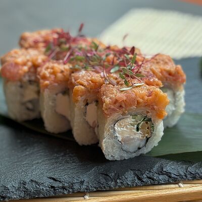 Ролл Uminami в Uminami по цене 830 ₽