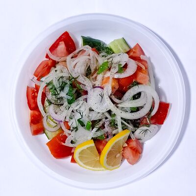 Салат Овощной в Шашлык с акцентом по цене 330 ₽