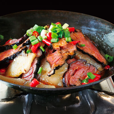 Жареное вяленое мясо с острым перцем №54 в Malatan Gong Qilin Tea по цене 1656 ₽