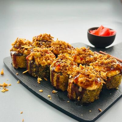 Хрустящий лососьв Токио 96 пицца и роллы по цене 559 ₽