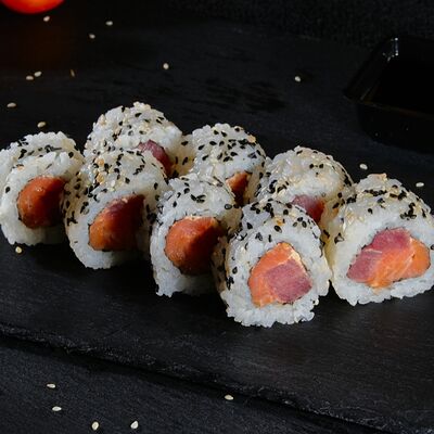 Море ролл в Суши и Роллы по цене 719 ₽