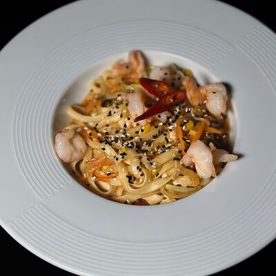 Удон с Креветкойв Бобер Выдыхай по цене 650 ₽