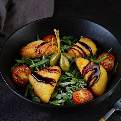 Салат с хрустящим козьим сыром в Ellips по цене 790 ₽