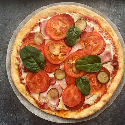 Пицца Мясная на тонком тесте 28 см в GurManBox по цене 750 ₽