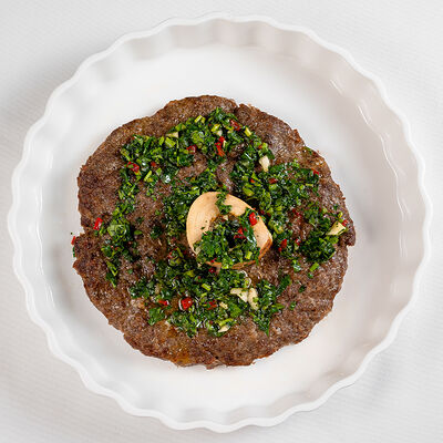 Мраморный рубленый бифштекс с мозговой косточкой в Бибирево по цене 1100 ₽