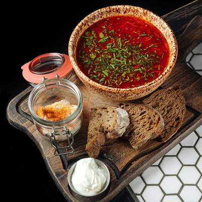 Борщ с копченым смальцем в Waterzooi по цене 590 ₽