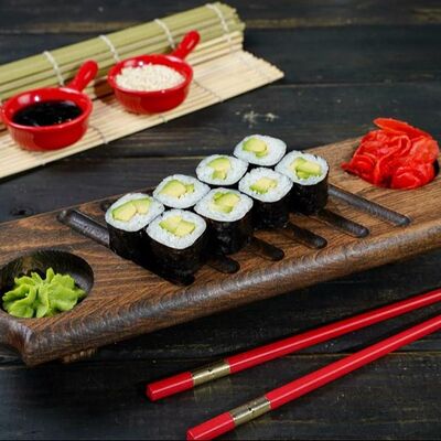 Маки-ролл Авокадо в Sreda по цене 270 ₽