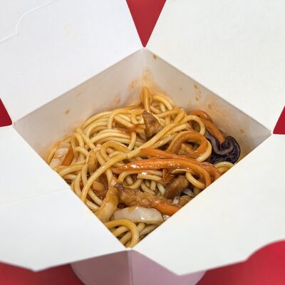 Вок Свинина, рамен, кисло-сладкий соусв iWok по цене 470 ₽