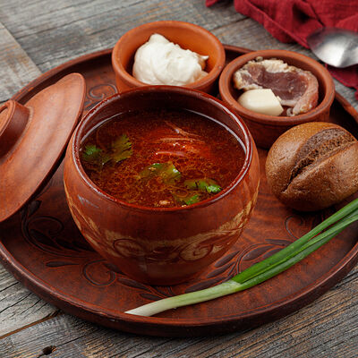 Борщ с говядиной в Трапезная по цене 590 ₽