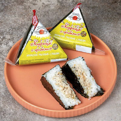 Онигири Курица с грибами в CHO-KAVO по цене 120 ₽