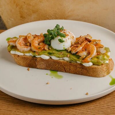 Брускетта с креветками, гуакамоле и яйцом пашотв Сэт по цене 805 ₽