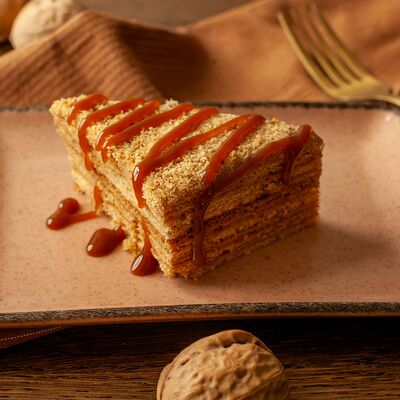 Медовик с карамелью в Шампурико Kitchen по цене 195 ₽