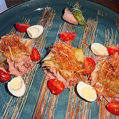 Салат с телячьим языком и соусом Айоли в Мята signature 2ФР по цене 840 ₽