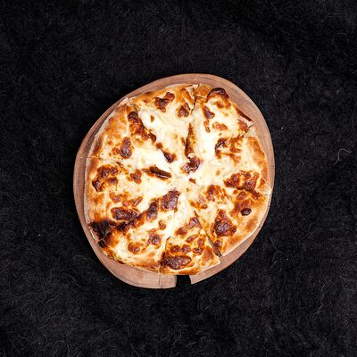 Хачапури имеретинский с картофелем и сыром сулугуни в Бистро Джорджи по цене 569 ₽