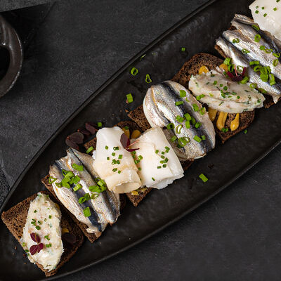 Доставка Бутерброды к водке в Library по цене 500 ₽