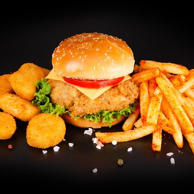 Комбо Чикен бургер в Белиссимо по цене 550 ₽