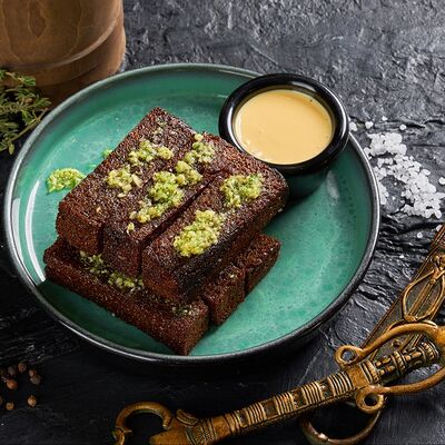 Гренки чесночные в Cernovar по цене 390 ₽