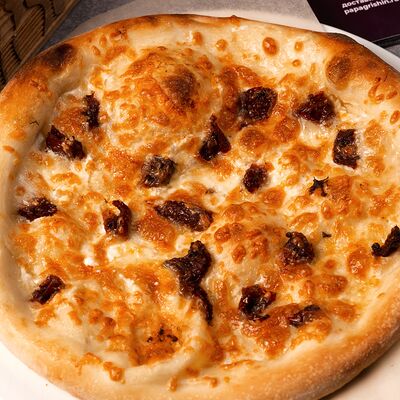 Фокачча с вялеными томатами в Время Ч по цене 290 ₽