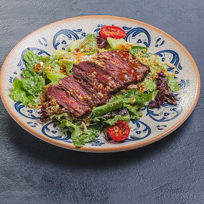 Стейк салат в LAFALounge & cafe по цене 950 ₽