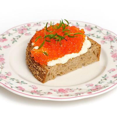 Тост с красной икрой и взбитым маслом в Ciro bistro по цене 890 ₽