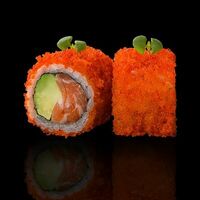 Калифорния с лососем в Koi sushi bar