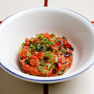 Тартар из лосося в Rakushka по цене 750 ₽