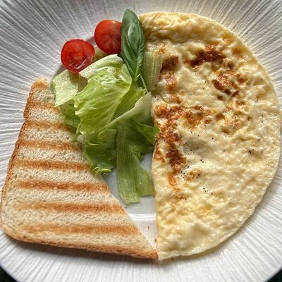 Омлет в Артхаус по цене 400 ₽