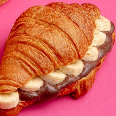 Круассан с Нутеллой и бананом в Coffee Machine по цене 420 ₽