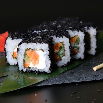 Калифорния Black в Caviar Rolls по цене 728 ₽