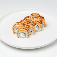Филадельфия с опаленным лососем в Kuji Sushi