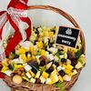 Сырный букет в корзине боссу, начальникув Дарите красиво по цене 10499