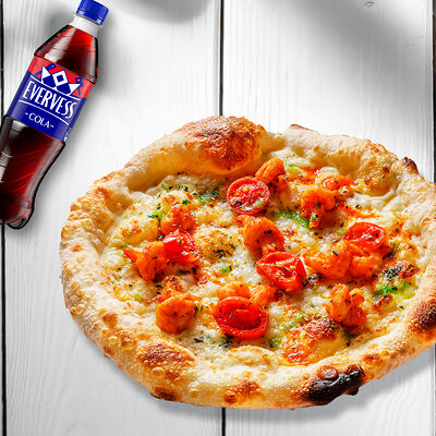 Пицца с Креветками кимчи и Evervess Кола в Перчини по цене 700 ₽