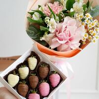 Набор клубники в шоколаде и букет №64 в SOK - клубника в шоколаде